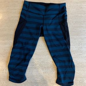 Short Cropped Lululemon striped leggings
